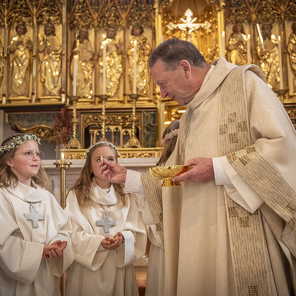 
									Ihr erster «Leib Christi» –Erstkommunion 2026: Bild 11
								