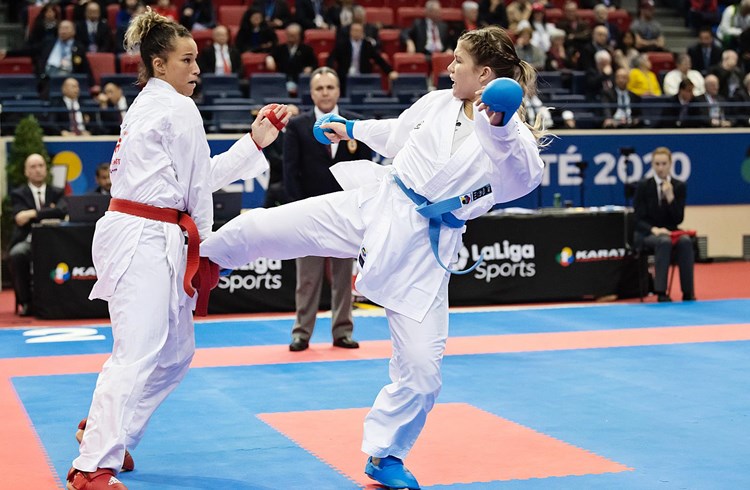 Fabienne Kaufmann (rechts) sammelte an unzähligen Turnieren im Ausland Punkte für das Olympiaranking. (Foto Boris Radjenovic)