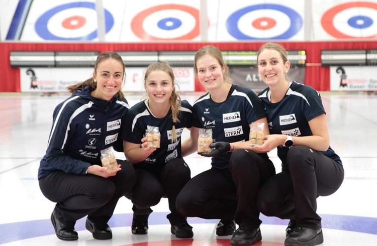 Das Turnier im Heimatland brachte Glück (von links): Raphaela Keiser, Selina Witschonke, Marina Loertscher und Elena Mathis. (Foto zvg)
