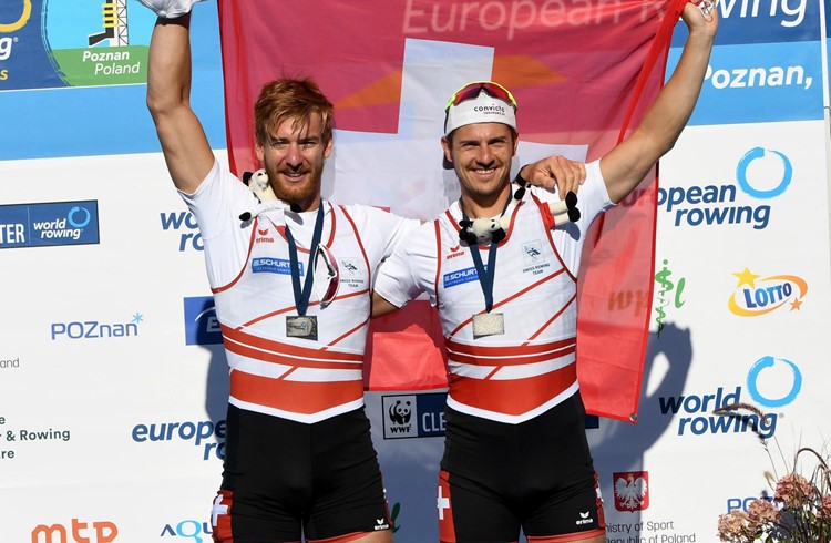 Roman Röösli vom Seeclub Sempach (rechts) feierte mit seinem Teamkollegen Barnabé Delarze EM-Silber in Polen.