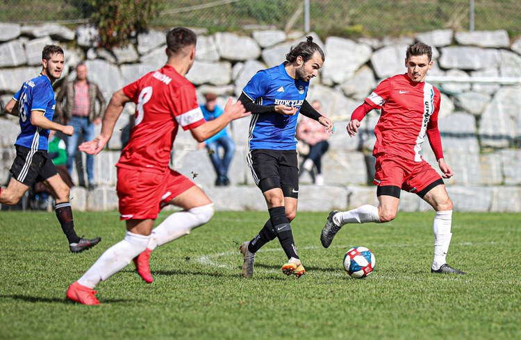 Riccardo Strazzella (am Ball) versenkte einen Penalty zum zwischenzeitlichen 1:2.  Foto Manuel Arnold