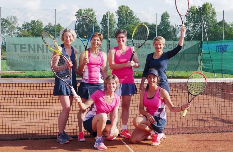 Das erste NLC-Team des TC Sempach. Stehend (von links): Lisbeth Geisseler, Barbara Steffen, Fabienne Fehr, Irene Egli. Kniend (von links): Nicole Leimgruber, Jasmin Flückiger (Captain). Foto Hansueli Küng