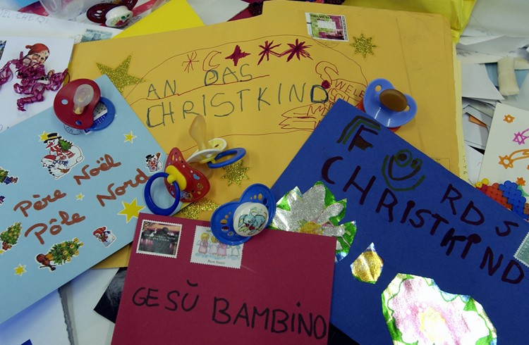 Jährlich sammeln sich etwa 16’000 Briefe für das Christkind, den Weihnachtsmann oder den Samichlaus an. (Foto Keystone)