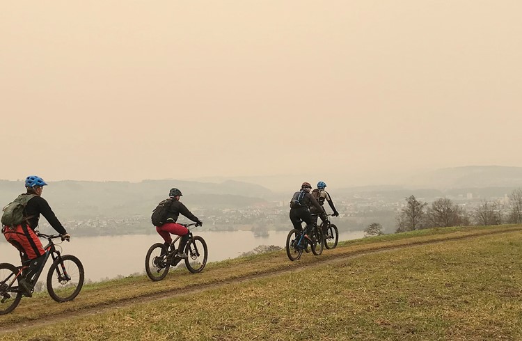Mountainbike ist auch hoch über dem Sempachersee eine beliebte Freizeitbeschäftigung. (Foto zVg)