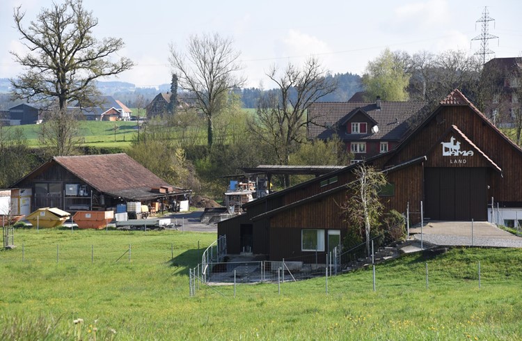 Der Werkhof der Muff AG Bauunternehmung (links) im Sellenboden in Neuenkirch. (Foto wy)