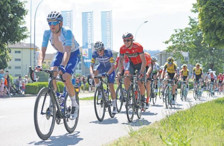 Letztmals radelte die Tour de Suisse 2019 durch die Region wie auf dem Foto durch Schenkon Richtung Tannberg. (Foto Manuel Arnold/Archiv)