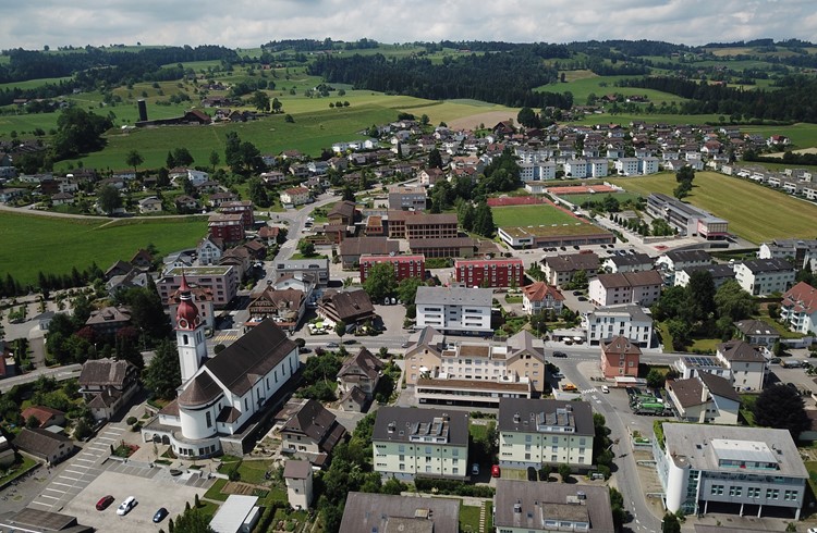 Welches Gemeindeführungsmodell ist für die Gemeinde Neuenkirch, die stark gewachsen ist, das richtige?  (Bild Jana Schenk/Archiv)