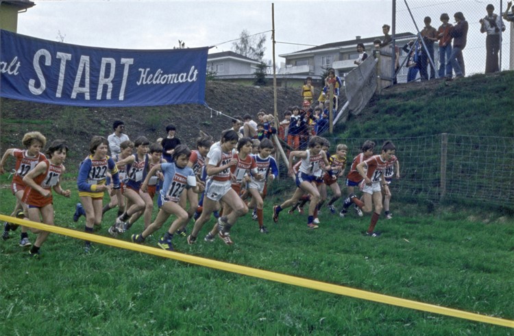 Am Schüler-Cross in Nottwil von 1979 konnten sich die Nottwiler Läufer auszeichnen.  (Foto zvg)