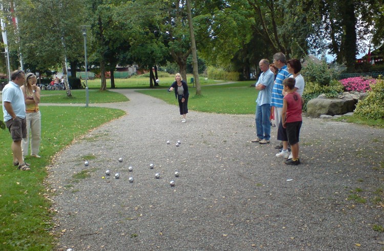 2007 nahm das Aktuelle Sempach das Pétanque-Spiel in das Programm auf. Heute ist es fester Bestandteil des Jahresprogramms der Aktiven Senioren. (Foto zvg)