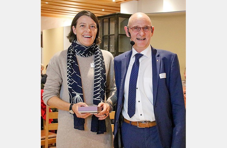 Präsident Josef Sommer hiess Monica Mattmann aus Oberkirch als neues Vorstandsmitglied der IHV Region Sursee-Willisau willkommen. (Foto Cornelia Schmid)