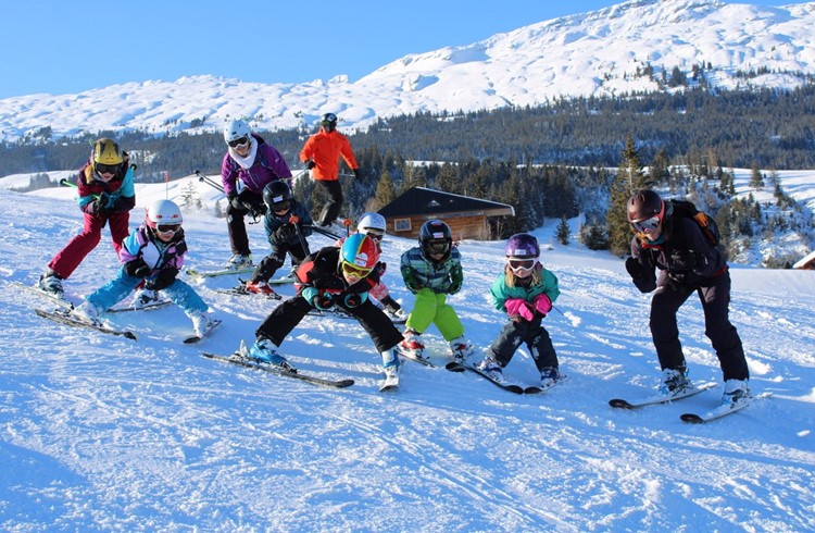 Ob mit Pflug oder parallel geführten Skis: Der Spass im Schnee ist garantiert. (Foto zvg)