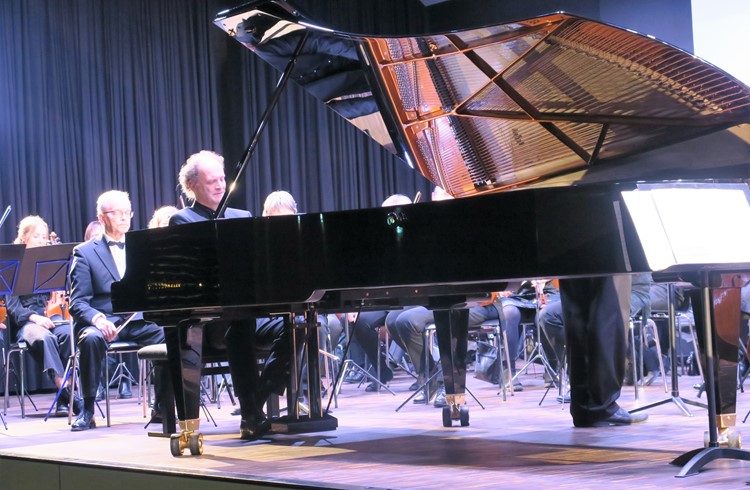 Pianist Marc Hunziker begeisterte das Publikum. (Foto Lukas Bucher)