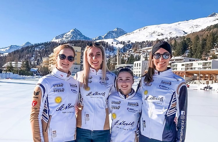 Selina Witschonke (Dritte von links) startete am Open-Air-Curlingturnier in St. Moritz. (Foto zVg)
