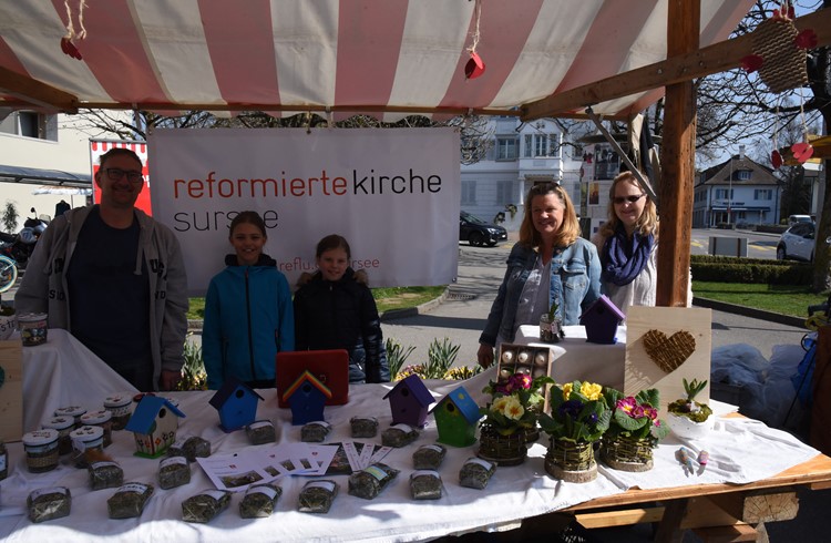 Die reformierte Kirche Sursee sammelt am Markt für einen guten Zweck. (Foto Roseline Troxler)