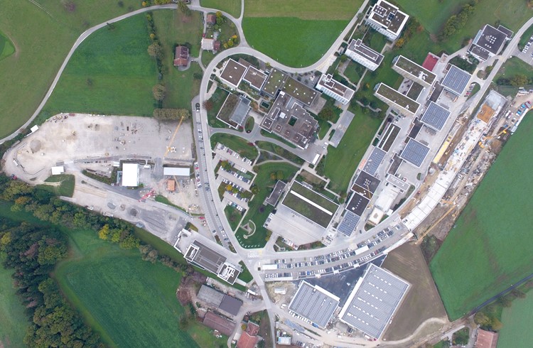 Die Luftaufnahme zeigt den Campus Sursee im Oktober 2018 (noch vor dem Bau der Eventhalle). (Foto ZVG)