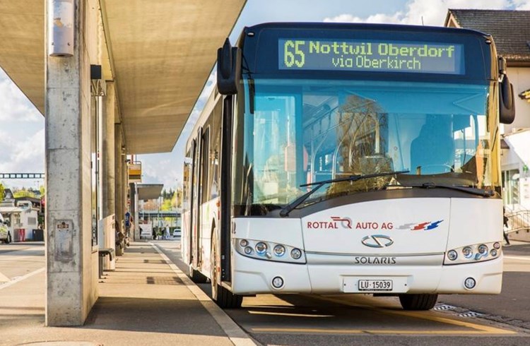 Ab dem 5. Juni fahren die Busse der Linie 65 wieder über die Brücke beim Bahnhof Oberkirch. (Foto zVg)