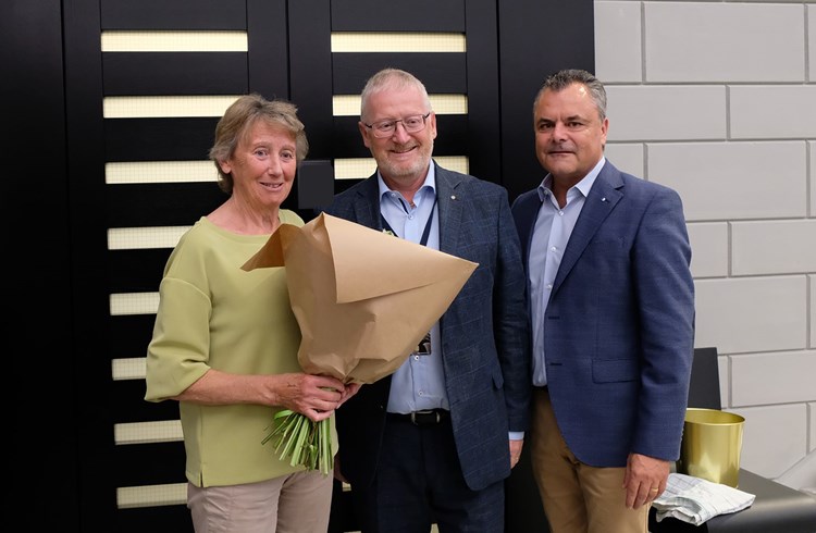 Rolf Born ist neuer Kantonsratspräsident (im Bild von links): Kantonsrätin Irene Keller, Rolf Born, Kantonsrat Georg Dubach, Fraktionsvorsitzender FDP.  (Foto zVg)