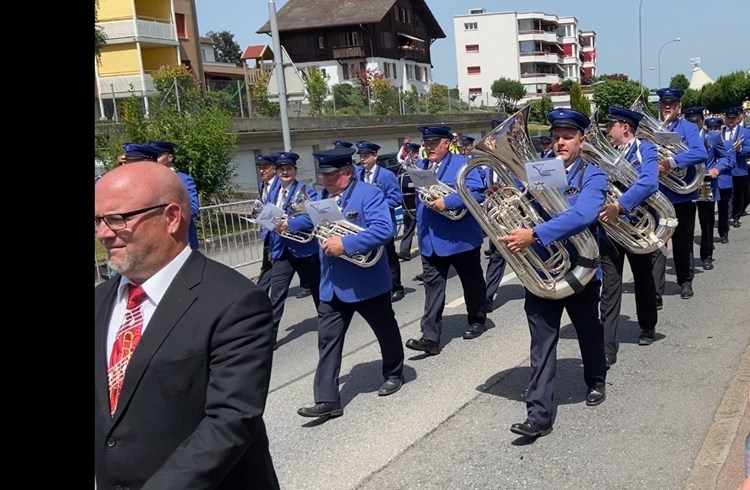 Musikgesellschaft Oberkirch bei der Parademusik. (Foto zvg)