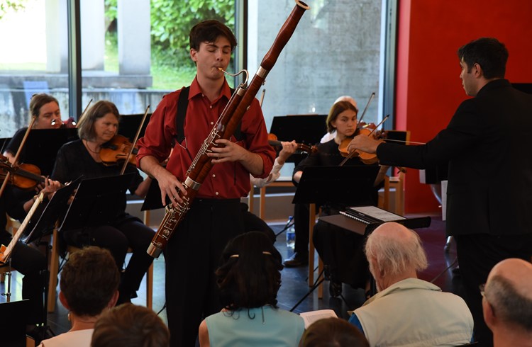 Solist Esteban Umiglia sorgte mit dem Fagott für virtuose Momente. (Foto Geri Wyss)