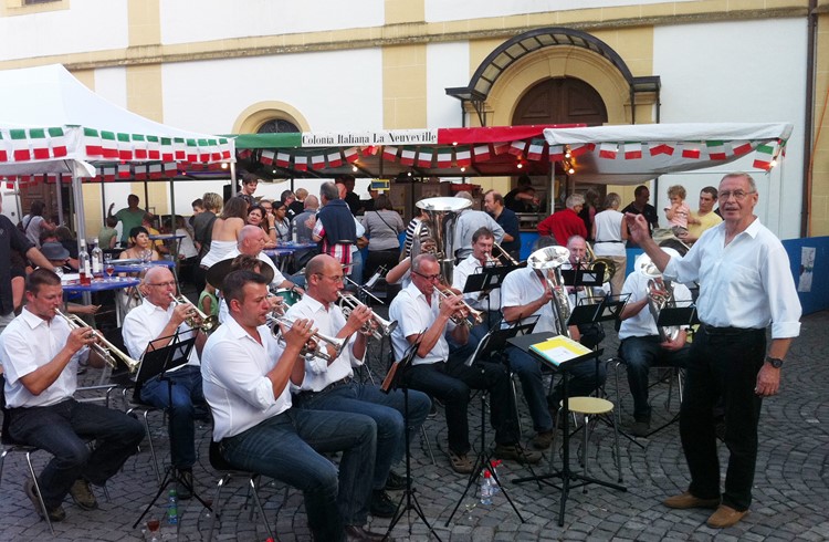 Die Kirchbühl Musikanten spielten auch auf Reisen auf, wie hier 2012 mit dem damaligen Dirigenten Paul Haefeli.  (Foto zvg)