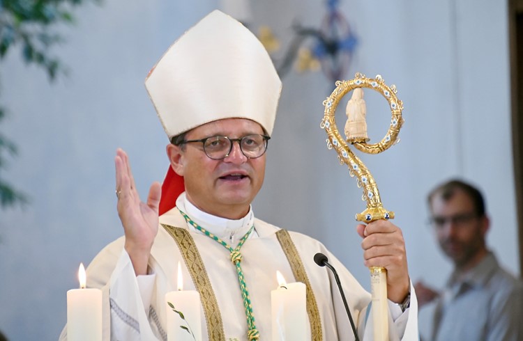 Bischof Felix Gmür war beim Festgottesdienst dabei.  (Foto Werner Mathis)