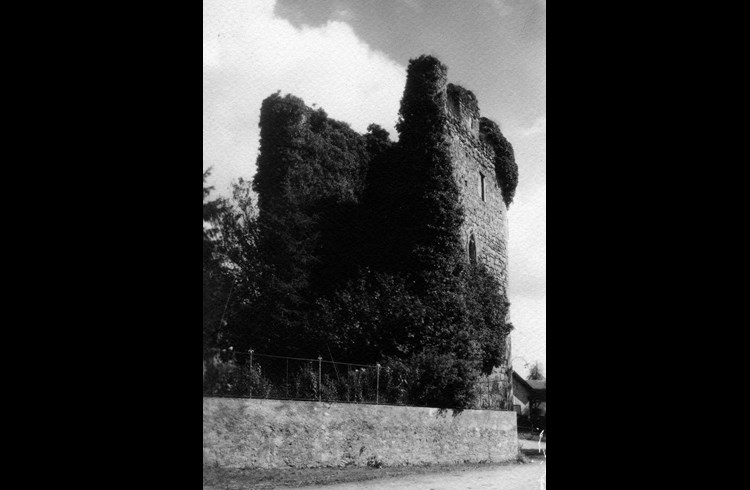 Vor der umfassenden Sanierung 1936 gab der Hexenturm ein tristes Bild ab. (Foto zvg)
