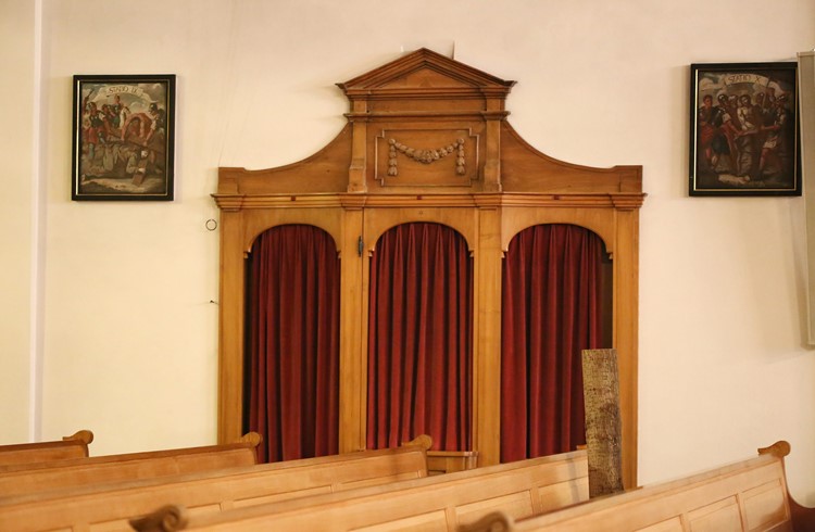 Einer der Beichtstühle in der Kirche St. Stefan, die anders genutzt werden sollen. (Foto Geri Wyss)