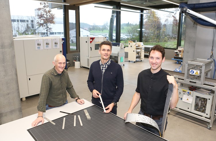Erik Roos, Ronny Ebling und Raphael Schaller von der Firma Nolax in Sempach Station. (Foto Ana Birchler-Cruz)