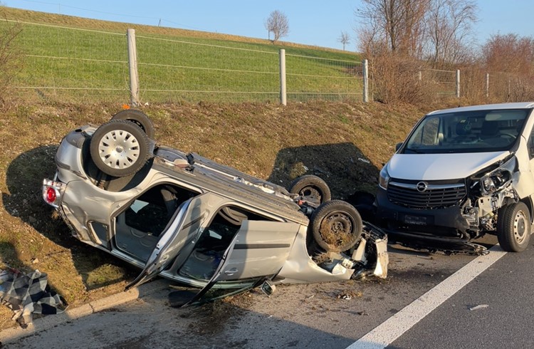 Foto des Unfallortes in Eich. (Foto Luzerner Polizei)