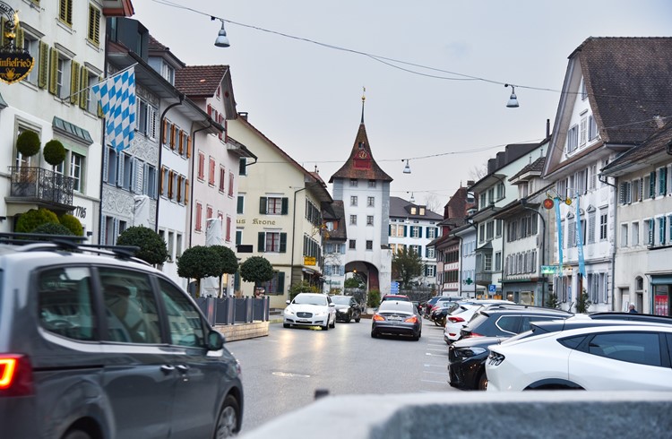 Der Verkehr im Städtli Sempach gibt schon seit Langem zu reden.  (Foto Franziska Haas)