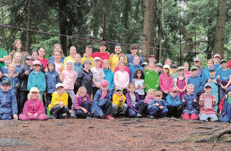 Die Crew der reformierten Kirche Sempach erlebte tolle Lagertage, die sie unter anderem in den Wald führten. (Foto zvg)