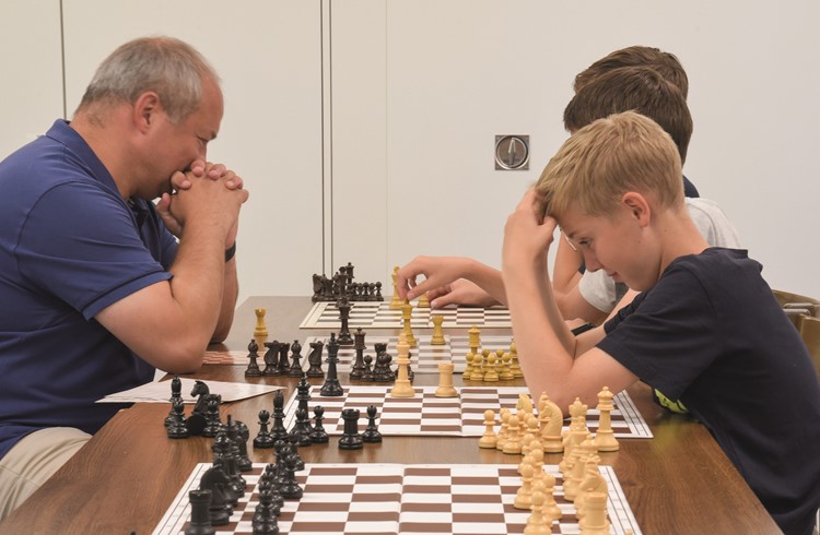 Die erfahrenen jungen Schachspieler wurden im Atelier, geleitet vom Schachclub Sursee, auf die Probe gestellt. (Foto Stefanie Zumbach)