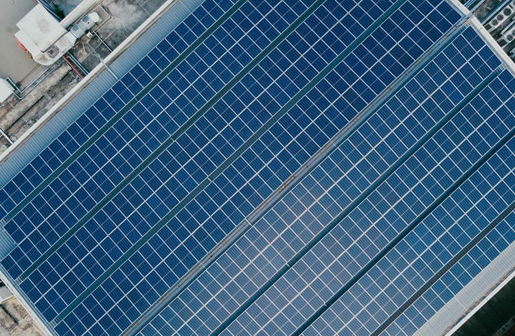 Parkflächen sollen Platz für Solarpanels bieten. (Foto Unsplash/Chuttersnap)
