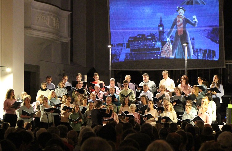 Das Medley aus «Mary Poppins» begeisterte Jung und Alt. (Foto Franziska Kaufmann)
