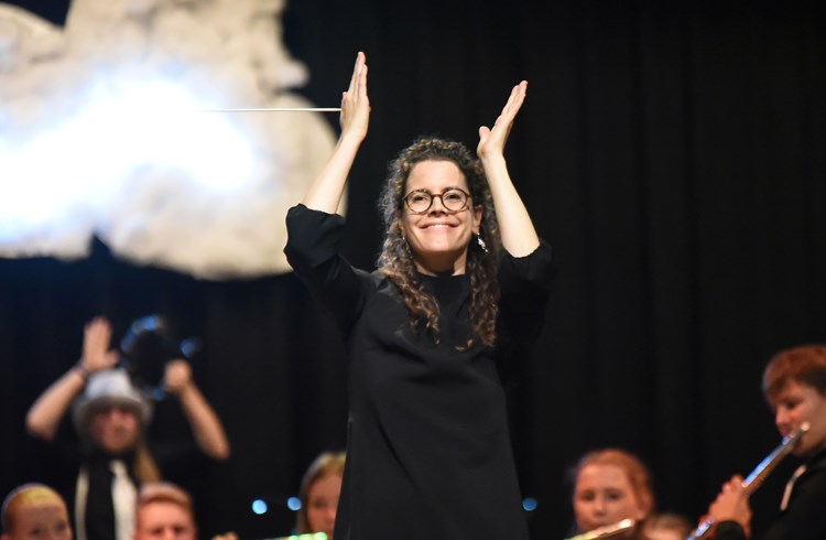 Isabelle Gschwend ist Dirigentin des JBOS. (Foto Nicolas Arnold)