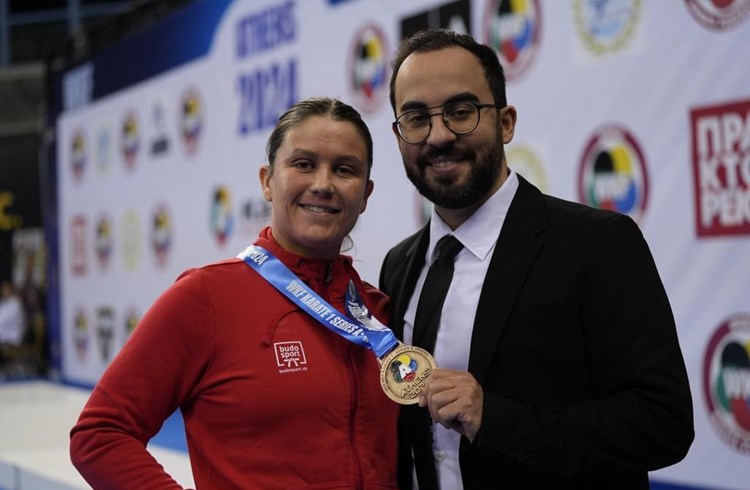 Fabienne Kaufmann mit Goldmedaille am Karate-Weltcup in Athen. (Foto zVg)