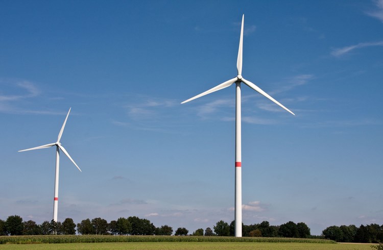 Sind Teil der Energiewende und sollen auch in der Region noch mehr zum Bild gehören: Windkraftanlagen. (Foto Thorben Wengert/pixelio.de)