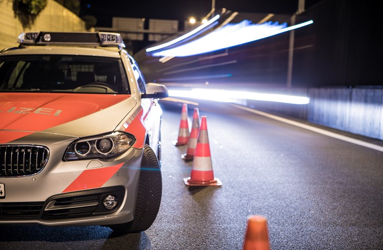Ein Unfall nach dem Mariazell-Tunnel sorgt für stockenden Verkehr. (Foto zVg)