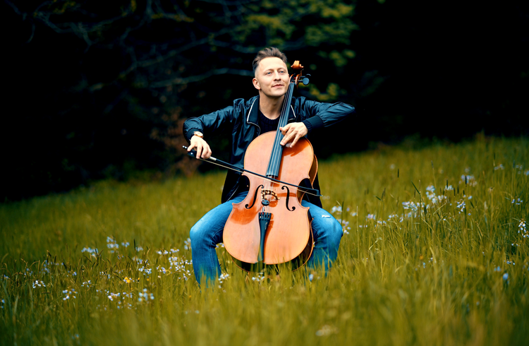 Am Cello findet Jodok Vuille sein inneres Kind. (Foto zVg)