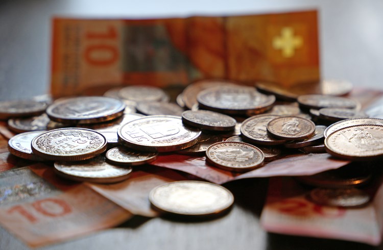 Bei mehr als einem Viertel der Tieflohnstellen im Kanton Luzern liegt der monatliche Bruttolohn unter der kantonalen Tieflohngrenze von 4254 Franken (Symbolbild Geri Wyss/Archiv)