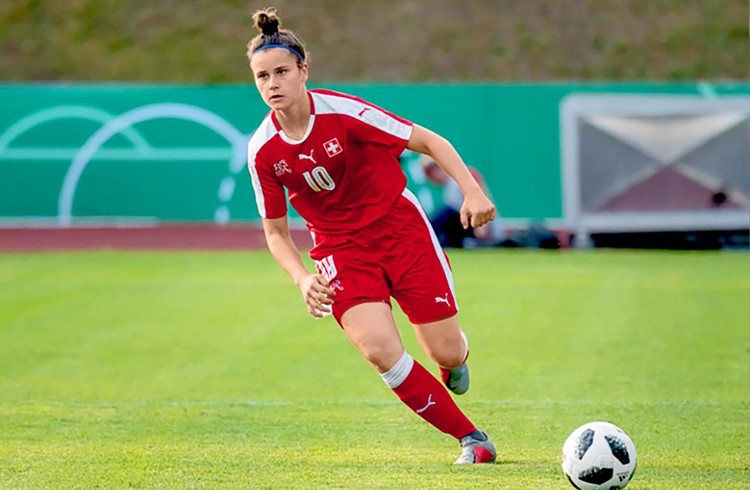 Svenja Fölmli strebt eine internationale Fussballkarriere an. (Foto ZVG)