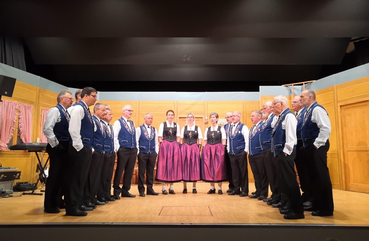 Der Jodlerklub Echo vom Rotbach Hellbühl erfreute das Publikum mit älteren und jüngeren Kompositionen am ersten Jahreskonzert. (Foto Céline Estermann-Erni)