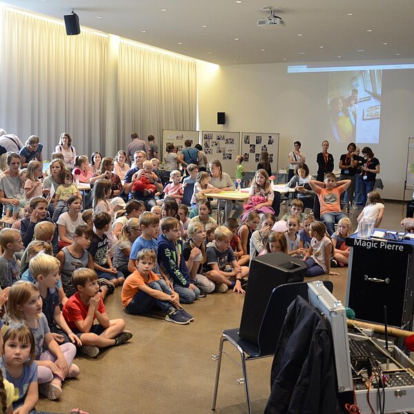 
									Ferienspass NHS Abschlussfest: Bild 8
								